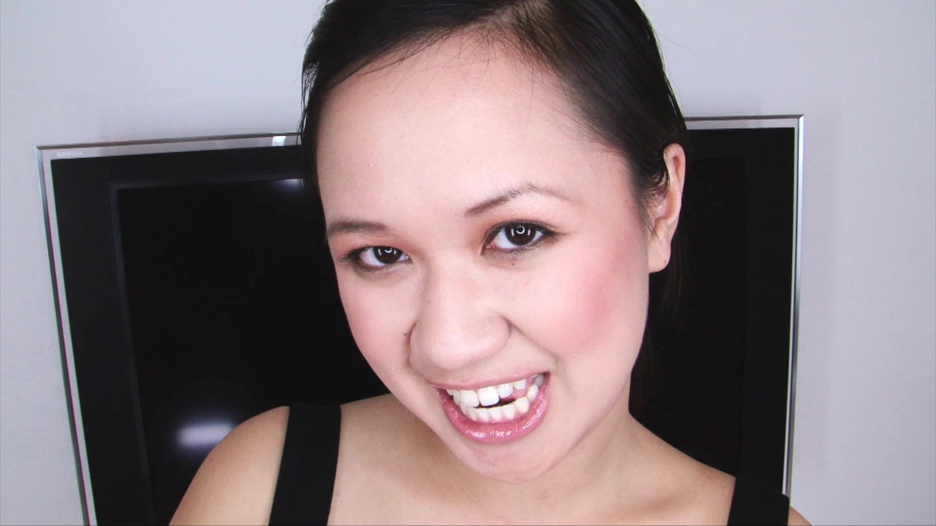 Pretty asian pussy