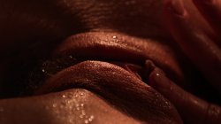 Captura de 'Girl Crush Up Close' nº 22