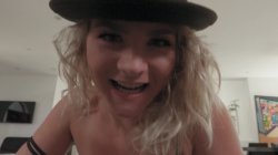 Captura de 'Busty Facials 2' nº 9