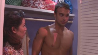 Student Fucks Wet Cougar