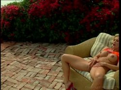 Captura de 'Puritan Video Magazine 33 - Lust in Paradise' nº 72