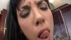 Captura de 'Lesbo Ladies Fotzen Massage im Lesben Salon' nº 117