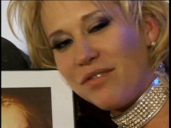 Captura de 'Attention Whores 9' nº 51