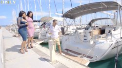 'Boobie Threesome On The Sea' screenshot nº 4