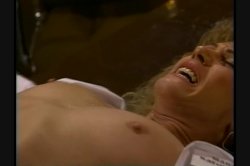 Captura de 'Return of the Cheerleader Nurses' nº 17