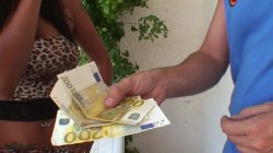 Captura de 'Fucking a Colombian woman hard in the ass for money' nº 11