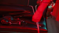 'Malesub in Bodybag Receives Gasmask Treatment' screenshot nº 15
