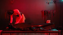 'Malesub in Bodybag Receives Gasmask Treatment' screenshot nº 7