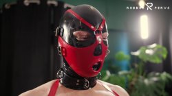 Captura de 'Mistress Dresses Up Her Little Rubber Toy' nº 27