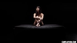 Captura de 'Cumflation - Emiri Momota 2' nº 3