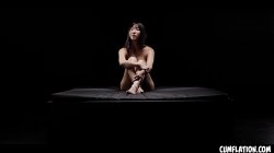 Captura de 'Cumflation - Emiri Momota 2' nº 4