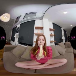 Captura de 'Jia Plays with a Banana' nº 10