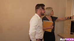 Captura de 'Realtor Seals the Deal with Hot New Client' nº 12