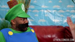 Captura de 'Leya Falcon In Peaches Takes Luigi's Sausage' nº 7