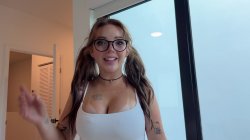 Captura de 'Amateur Stepsis Has the Biggest Tits' nº 8