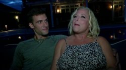 'Fucking Women Twice His Age' screenshot nº 4