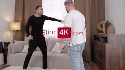 Captura de 'Skinny Cute Gets DP in Threesome' nº 1