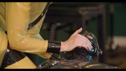 'Rubber and Perv with The Bodybag Licking and Facesitting' screenshot nº 46