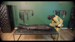 'Rubber and Perv with The Bodybag Licking and Facesitting' screenshot nº 61