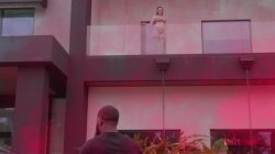 Captura de 'Melanie Hicks In The Greenhouse Of Gotham A Porn Parody Vol. 2' nº 6