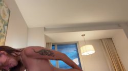 Captura de 'Sharing a Hotel Room with Stepsis' nº 65