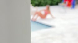 Captura de 'Hot Blonde Neighbor Gets Caught About to Go Skinny Dipping' nº 3