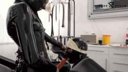 Captura de 'Anal Inspection of the Rubberdoll Maid in the Clinic' nº 39