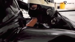 Captura de 'Anal Inspection of the Rubberdoll Maid in the Clinic' nº 42