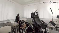 Captura de 'The Rubberdoll Maid serves his smoking Mistress' nº 27
