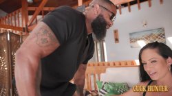 'Nicole Parker gets nailed by a beastly black stud husband cuckolds in real time watching his wife get fucked raw' screenshot nº 27