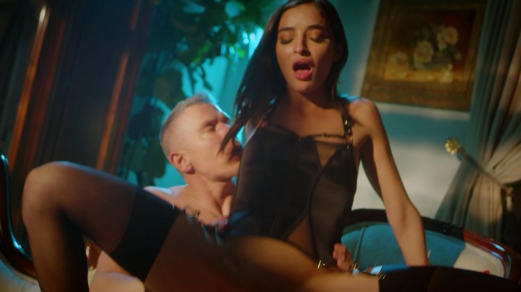 streaming porn video screenshot