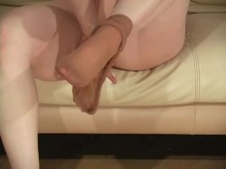 'Nina Hartley Step By Step Jerk Off Instr./Enc. Pantyhose' screenshot nº 114