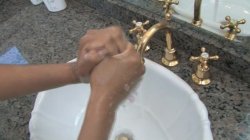 Captura de 'Amazing Amateur Handjobs' nº 100
