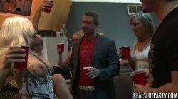 Captura de 'Real Slut Party 14' nº 100