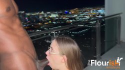 'Vegas Rooftop Nights: Milf Jackie Hoff vs SoloTheBull' screenshot nº 11