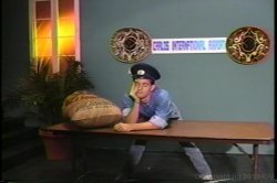 'Stewardesses Behind Bars' screenshot nº 5