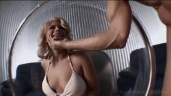 Captura de 'She's Barely A MILF' nº 3