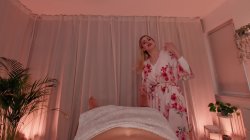'Erotic Massage with Big Tits, Oil and Mina Von D' screenshot nº 5