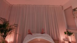 'Erotic Massage with Big Tits, Oil and Mina Von D' screenshot nº 2