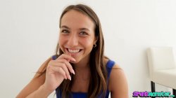 Captura de 'Slim Body Juicy Booty Violet Moore Sloppy Deepthroat Blowjob Cum Swallow Surprise' nº 12