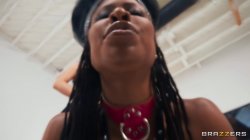 Captura de 'Kira Noir On Display' nº 115