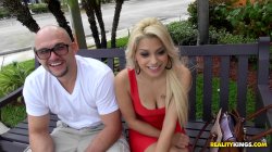 Captura de '8th Street Latinas Vol. 33' nº 82
