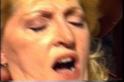 Captura de 'Little Anal Granny - Back to College' nº 45