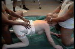 Captura de 'Granny's Interracial Gang Bang' nº 106
