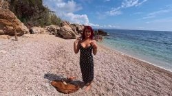 Captura de 'British Redhead's Naughty Beach Fuck' nº 11