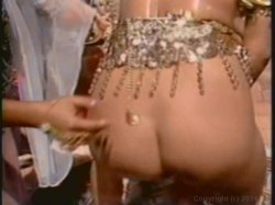 Captura de 'Hilarious Scenes Of Classic Porn' nº 38