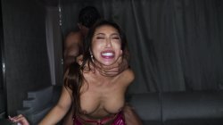 'Rough Anal Fuck Making Squirt Pornstar Nicole Doshi' screenshot nº 66