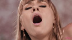 Captura de 'When Girls Play 40' nº 88