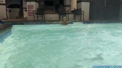 Captura de 'Wet & Wild MILF Fucks Her Step-Son In POV' nº 4