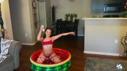 'True Amateurs 27 - On Sale! 10% Off Select Items' screenshot nº 5